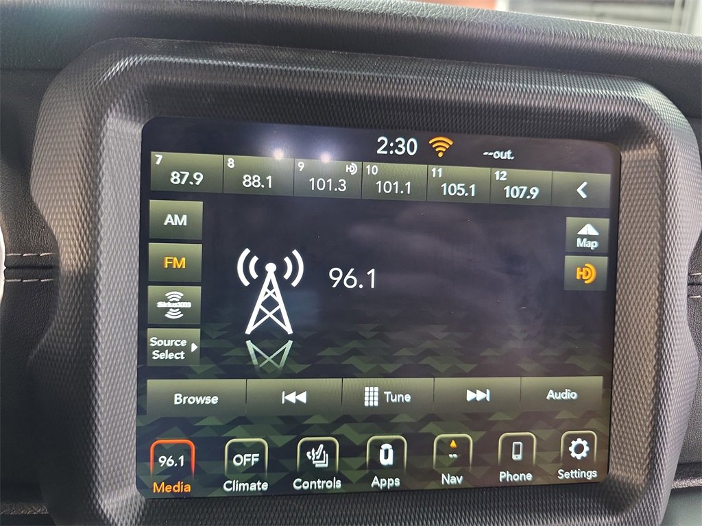 Used 2022 Jeep Gladiator Overland w/ Popular Equipment Package image 21