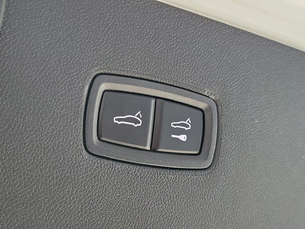 Certified 2026 Porsche Cayenne AWD/4WD image 18
