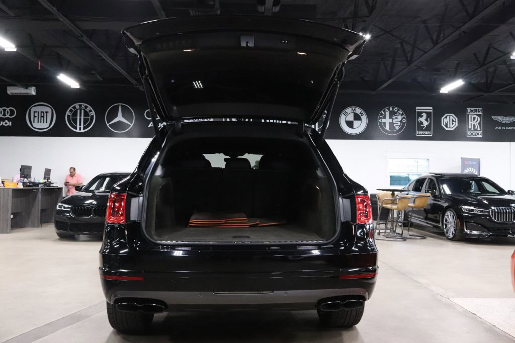 Used 2020 Bentley Bentayga Design Series image 22