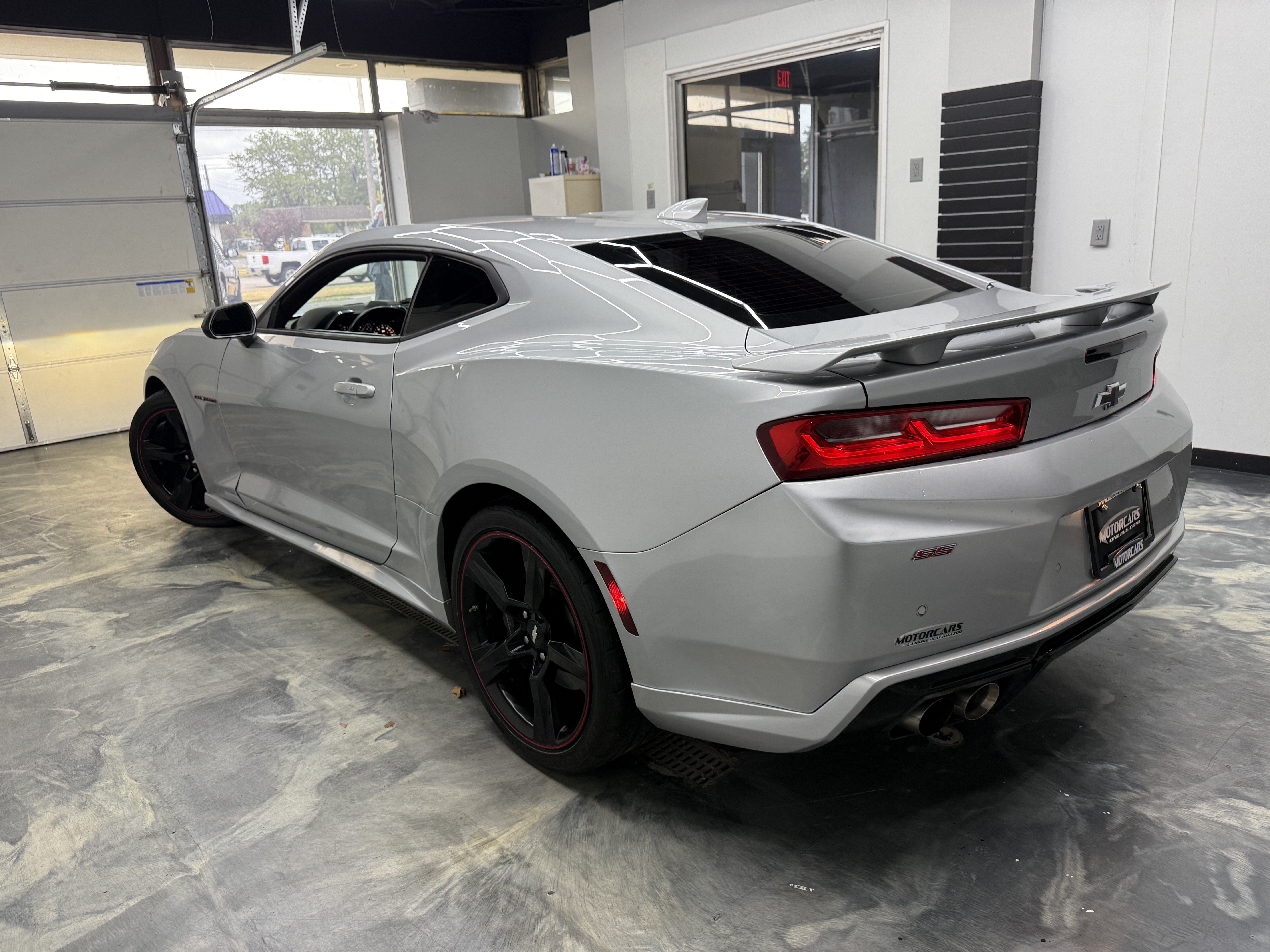 Used 2016 Chevrolet Camaro SS RWD image 3
