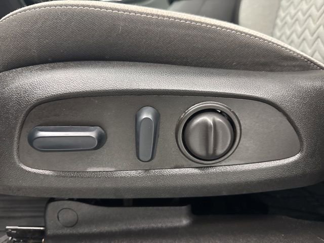 Used 2023 Chevrolet Equinox LS w/ LS Convenience Package image 10