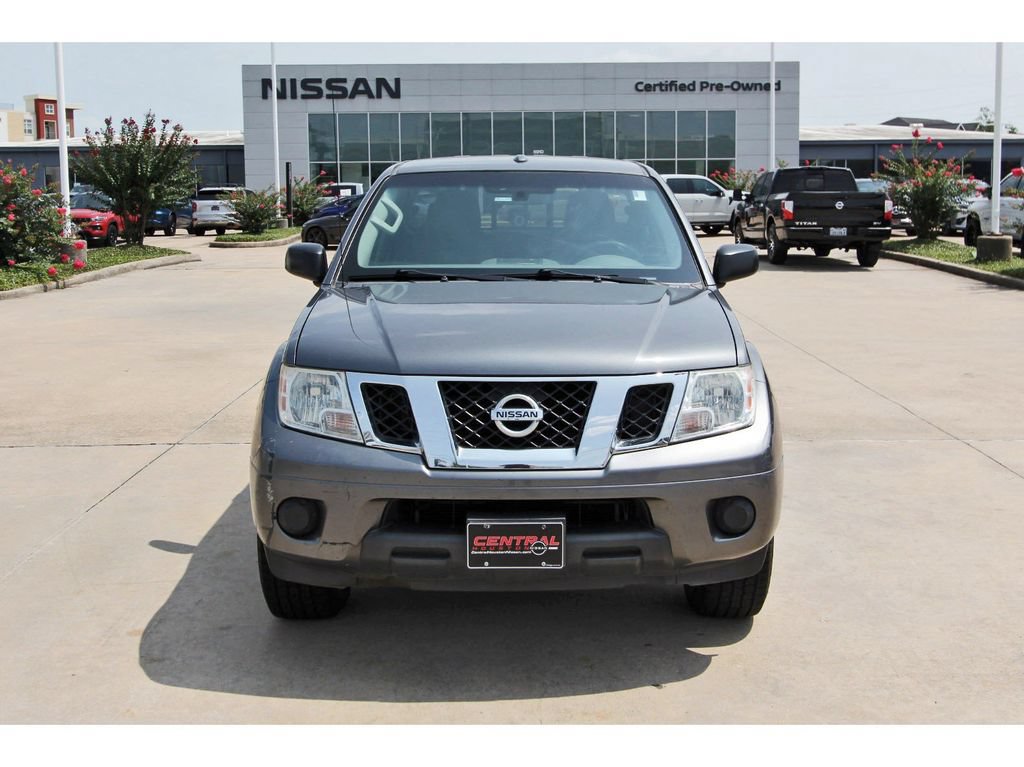 Used 2018 Nissan Frontier SV RWD image 2