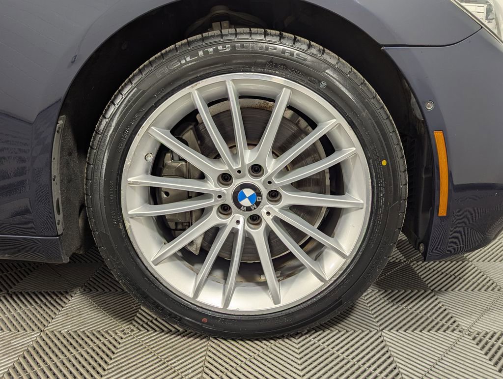 Used 2015 BMW 750Li RWD image 31