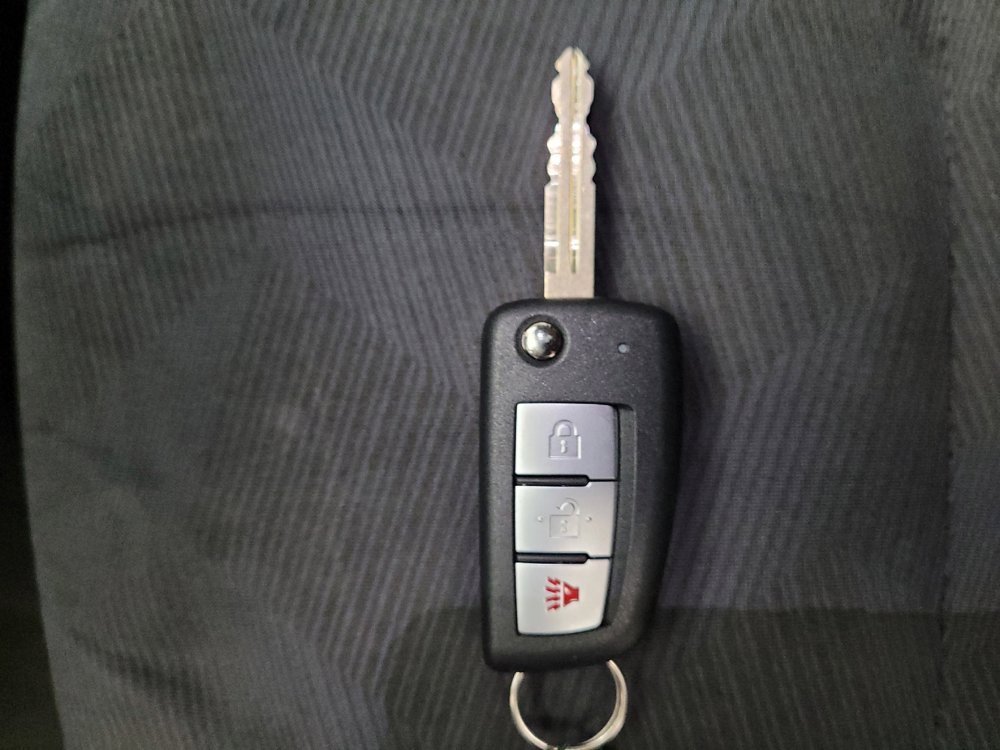 Used 2015 Nissan Rogue S FWD image 32