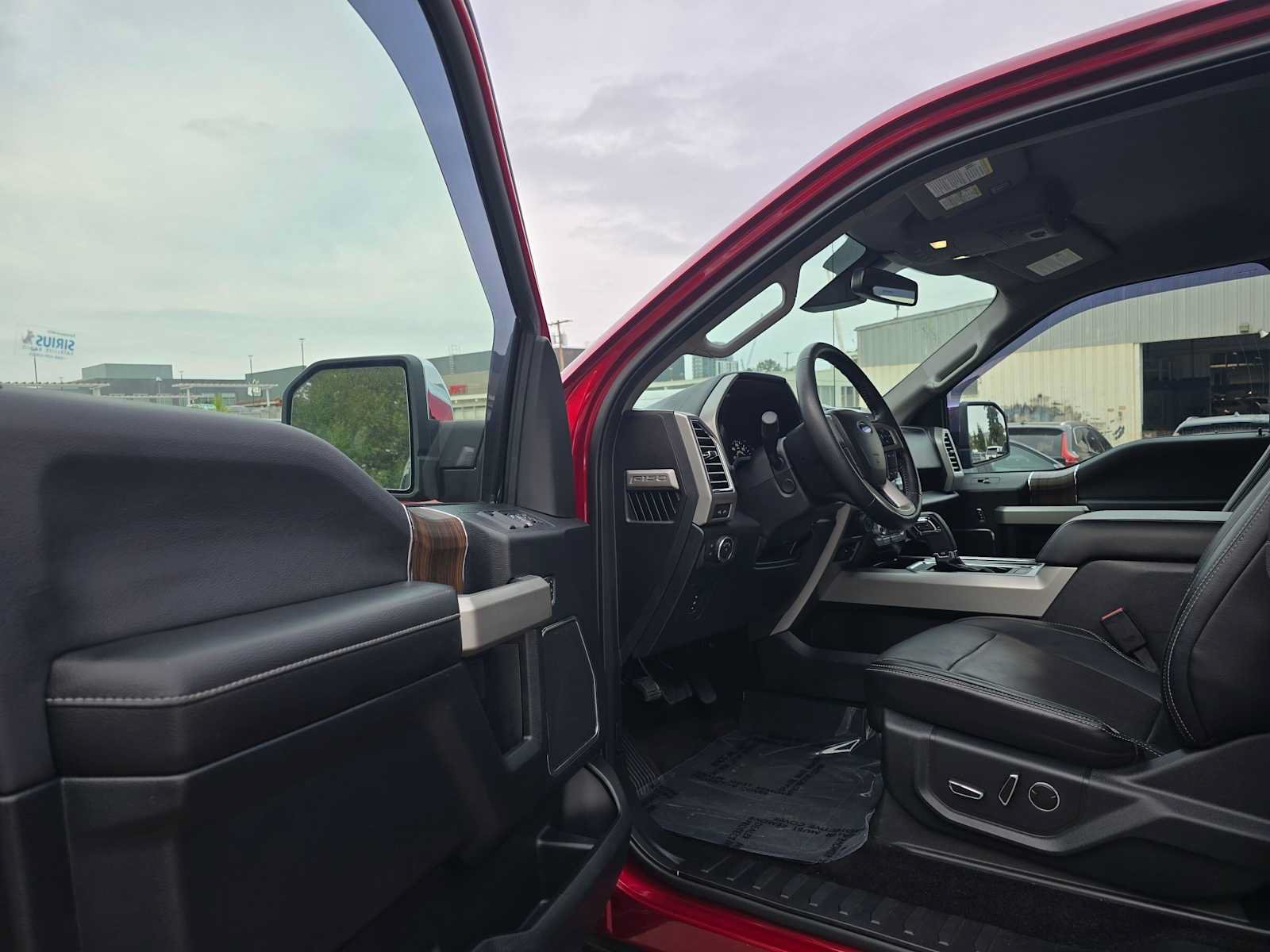 Used 2016 Ford F150 Lariat w/ Equipment Group 502A Luxury AWD/4WD image 21