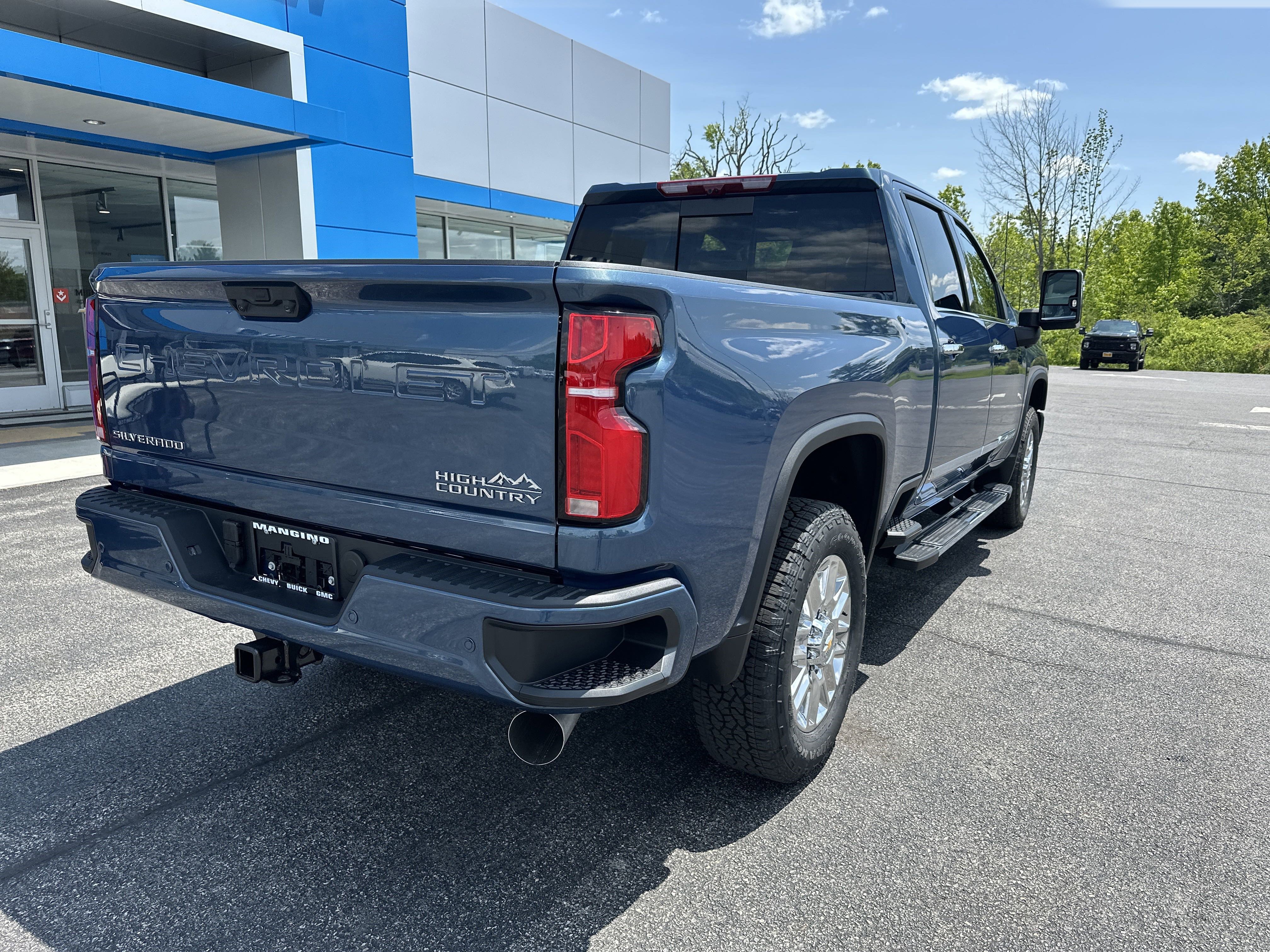 New 2025 Chevrolet Silverado 2500 High Country w/ High Country Premium Package AWD/4WD image 7