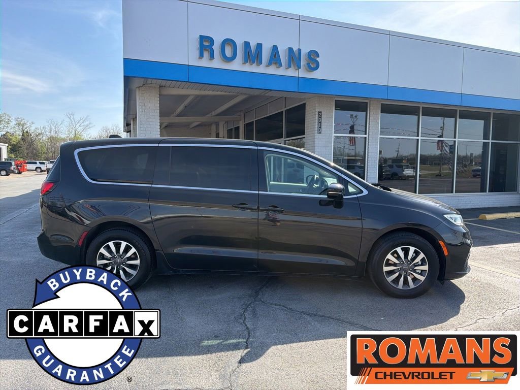Used 2024 Chrysler Pacifica Select FWD image 2