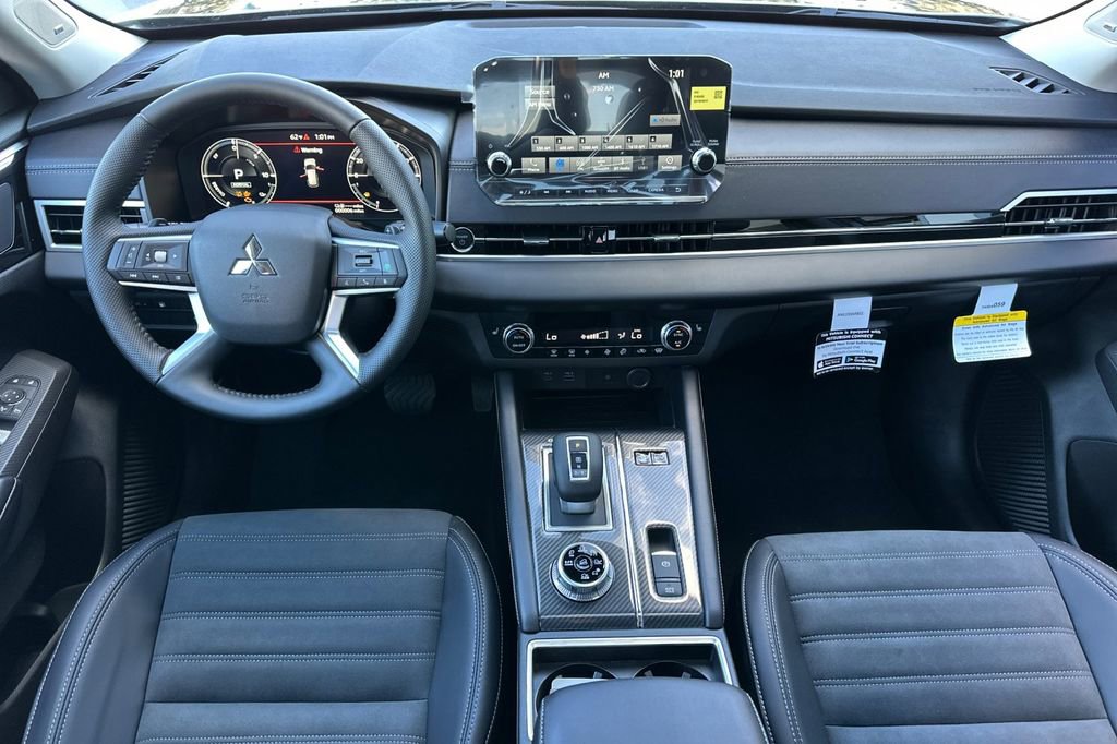 New 2025 Mitsubishi Outlander SE image 14