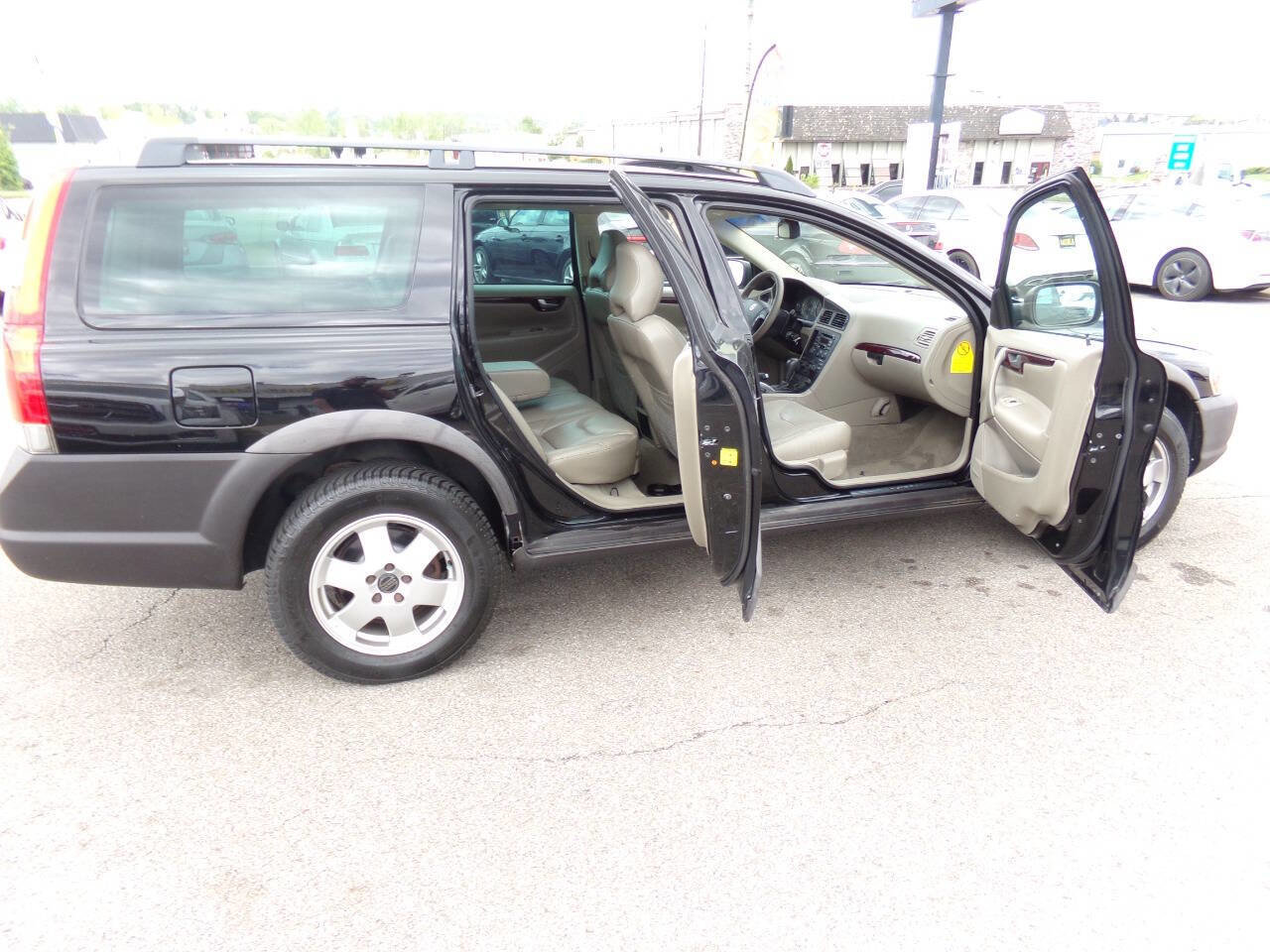 Used 2004 Volvo V70 AWD/4WD image 25