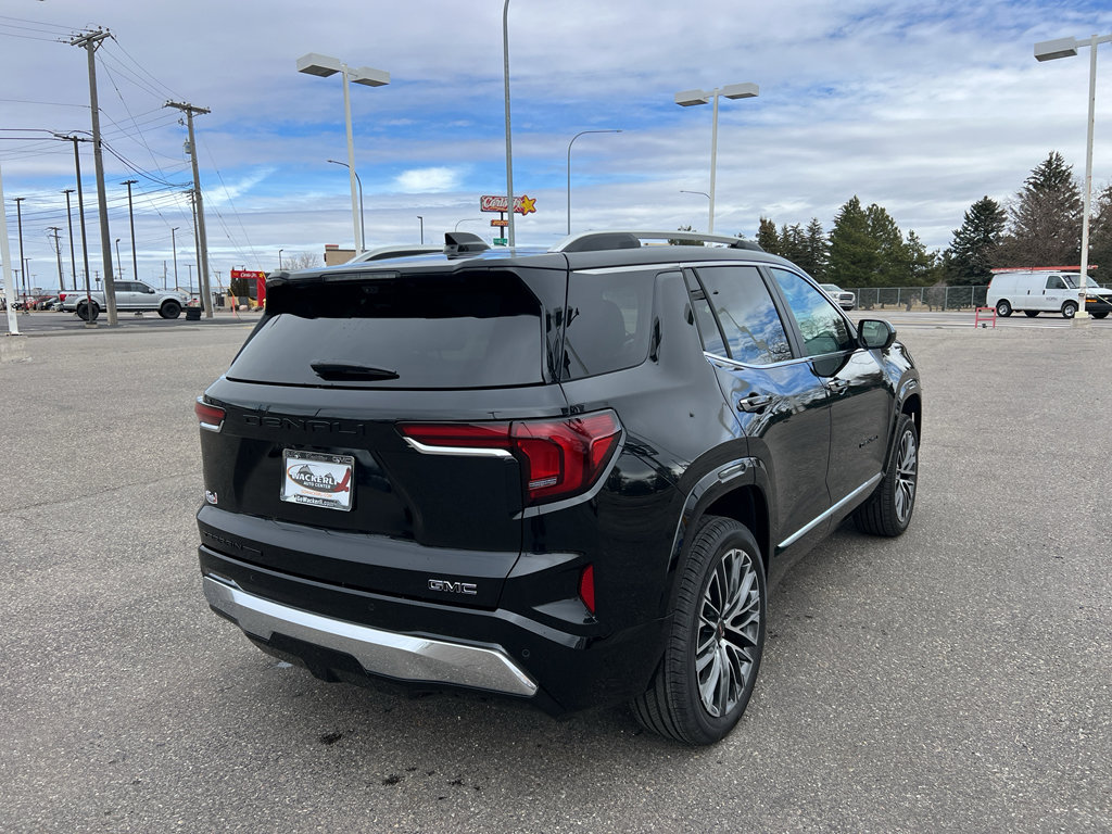 New 2026 GMC Terrain Denali w/ LPO, Black Badging Package image 5