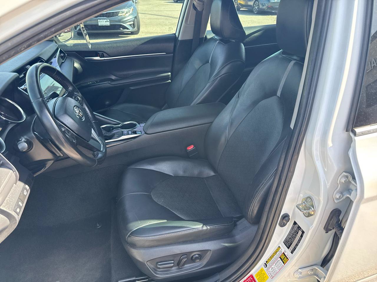 Used 2020 Toyota Camry XSE FWD image 9