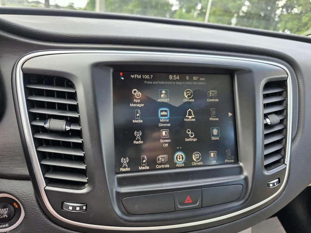 Used 2016 Chrysler 200 Limited w/ Anniversary Edition FWD image 10