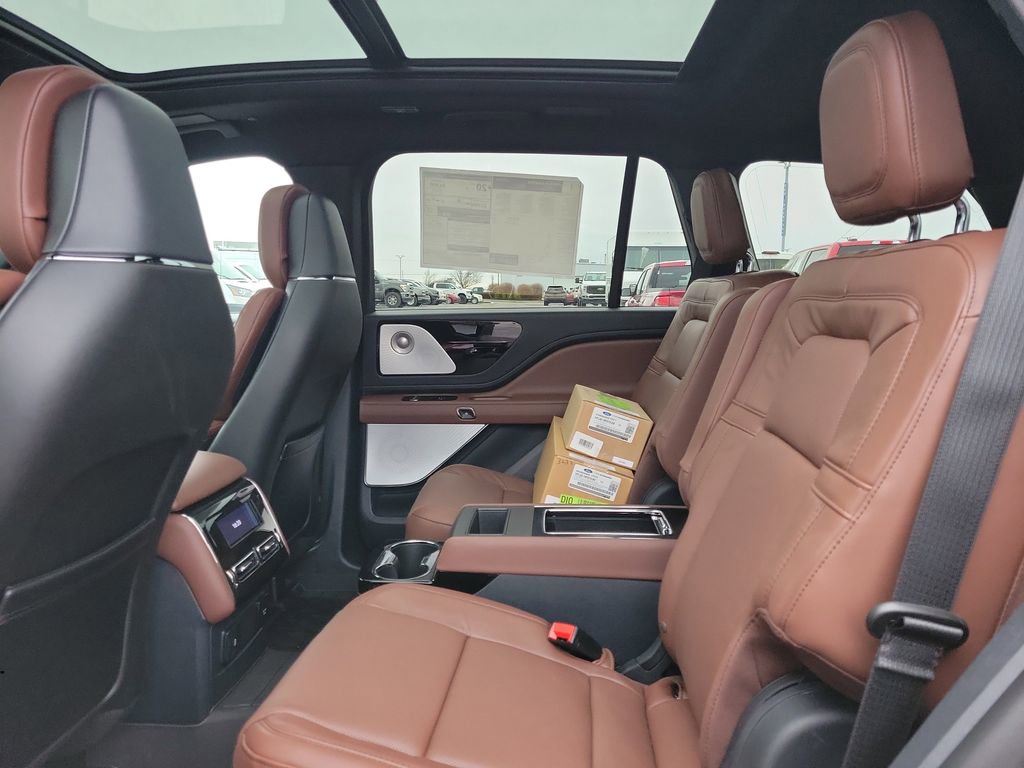 New 2026 Lincoln Aviator Reserve image 13