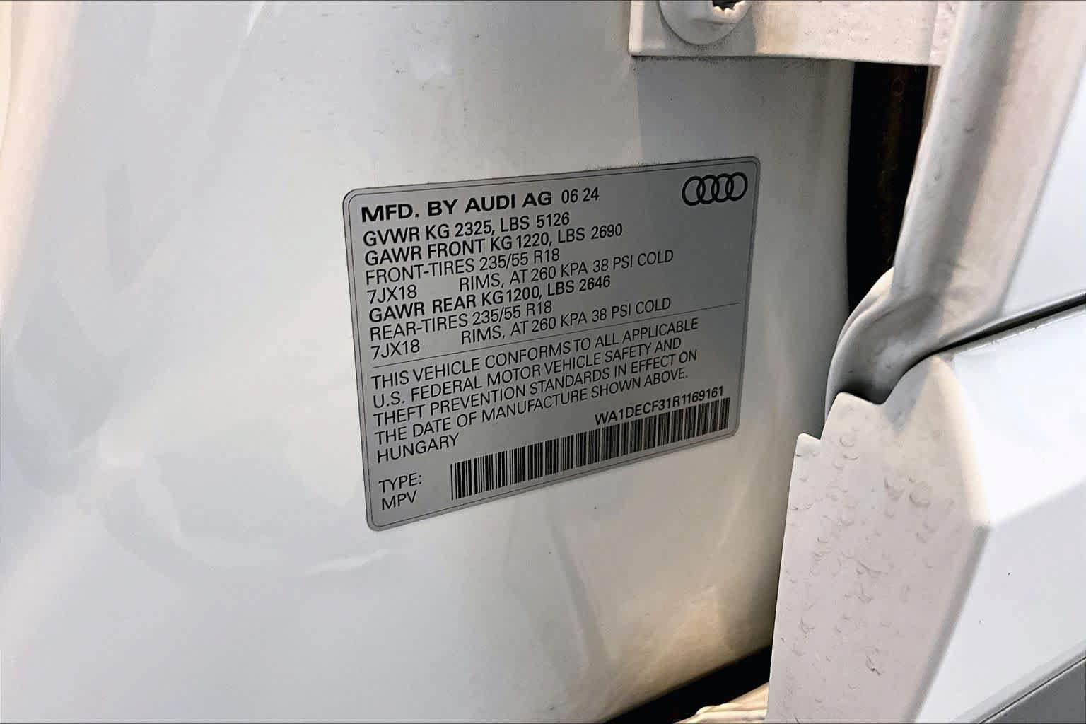 Used 2024 Audi Q3 2.0T Premium w/ Convenience Package AWD/4WD image 34