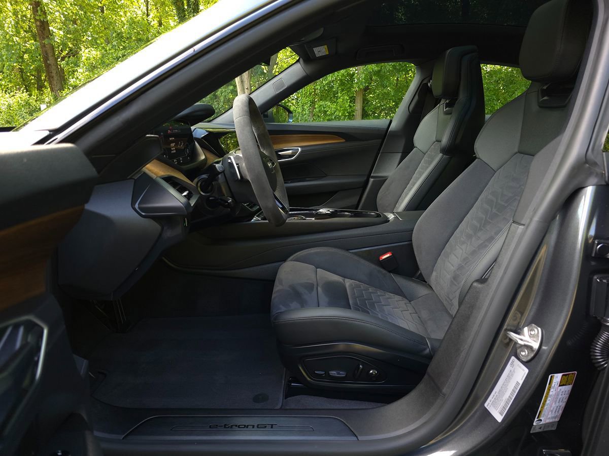 Used 2023 Audi e-tron GT Premium Plus AWD/4WD image 11