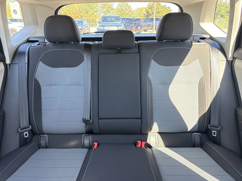 Used 2025 Volkswagen Taos S image 30