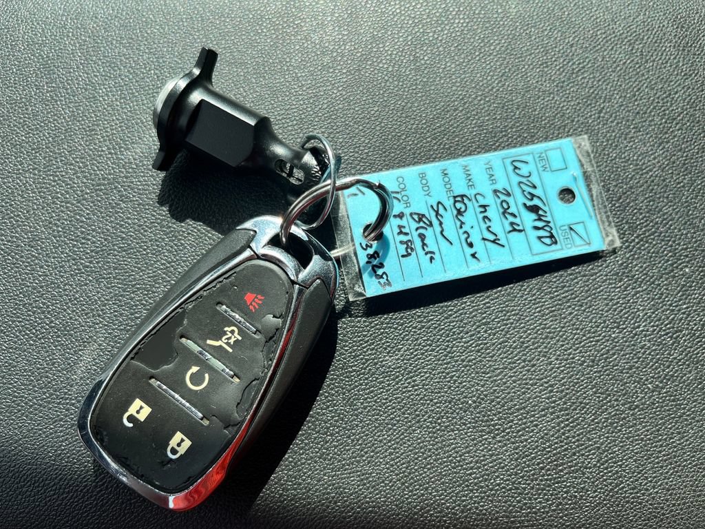 Used 2024 Chevrolet Equinox LT AWD/4WD image 28