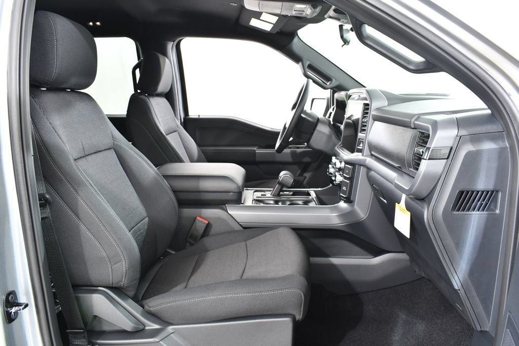 New 2026 Ford F150 XLT w/ XLT Black Appearance Package AWD/4WD image 10
