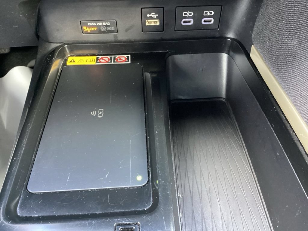 Used 2025 Toyota Camry LE FWD image 16
