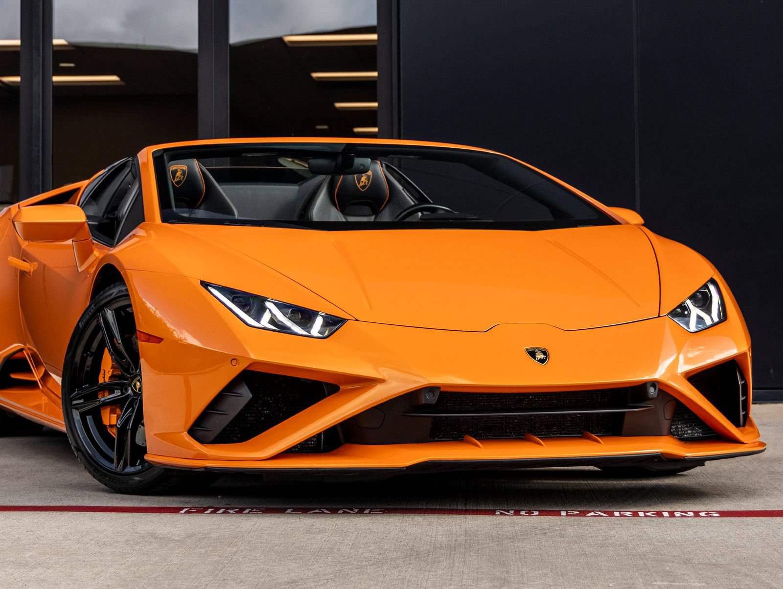 Used 2021 Lamborghini Huracan EVO RWD image 5