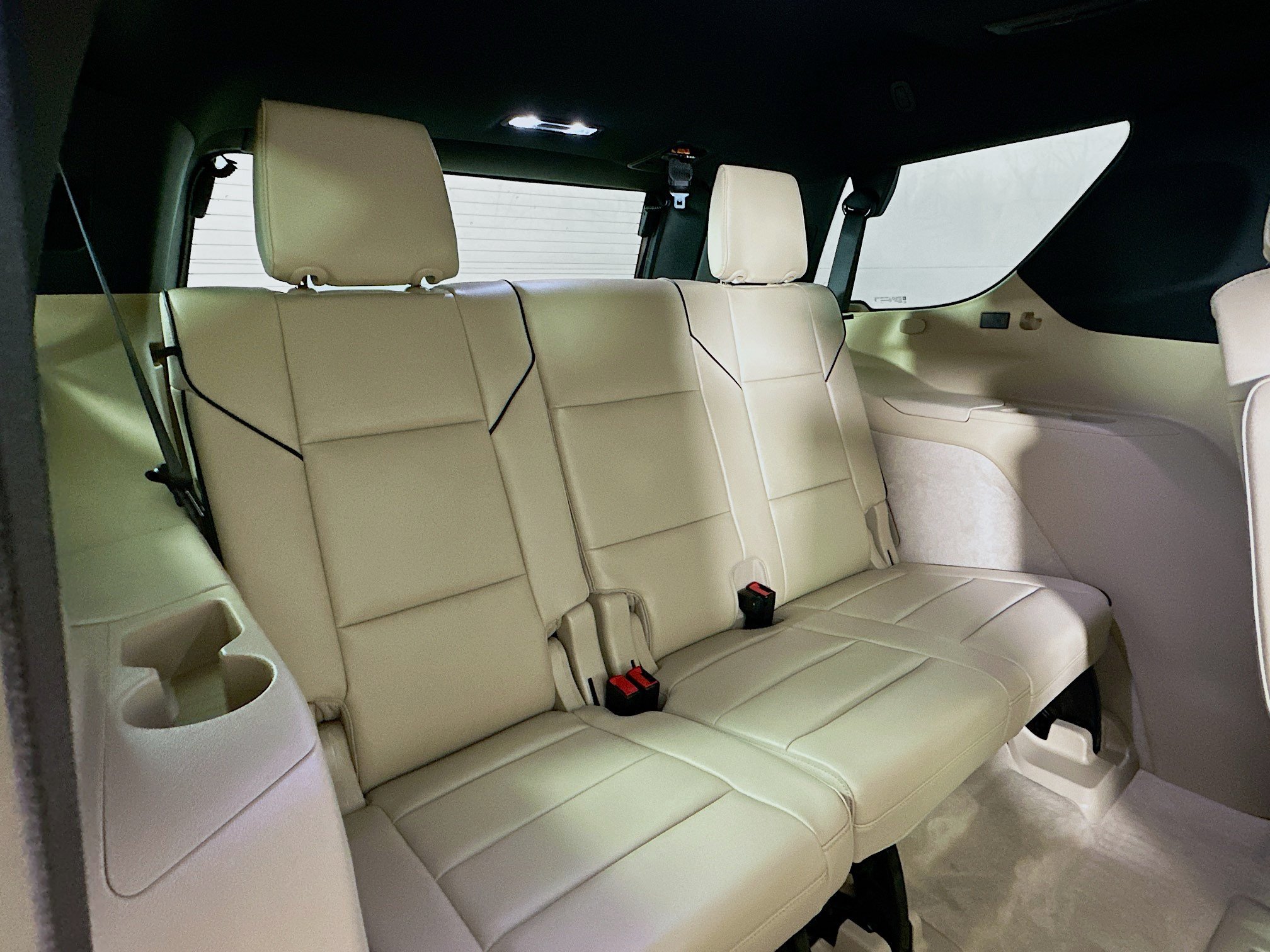 Used 2022 Cadillac Escalade Premium Luxury w/ Performance Package AWD/4WD image 28