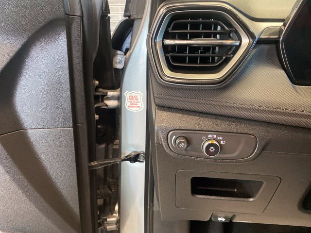 Used 2025 Chevrolet TrailBlazer LT AWD/4WD image 16