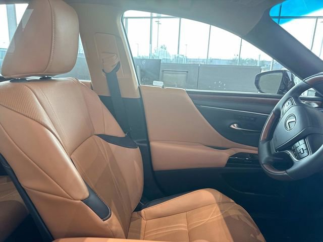 Used 2025 Lexus ES 300h w/ Technology Package image 56