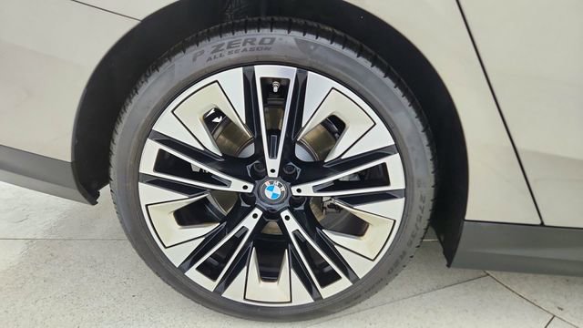 Used 2025 BMW 530i RWD image 62
