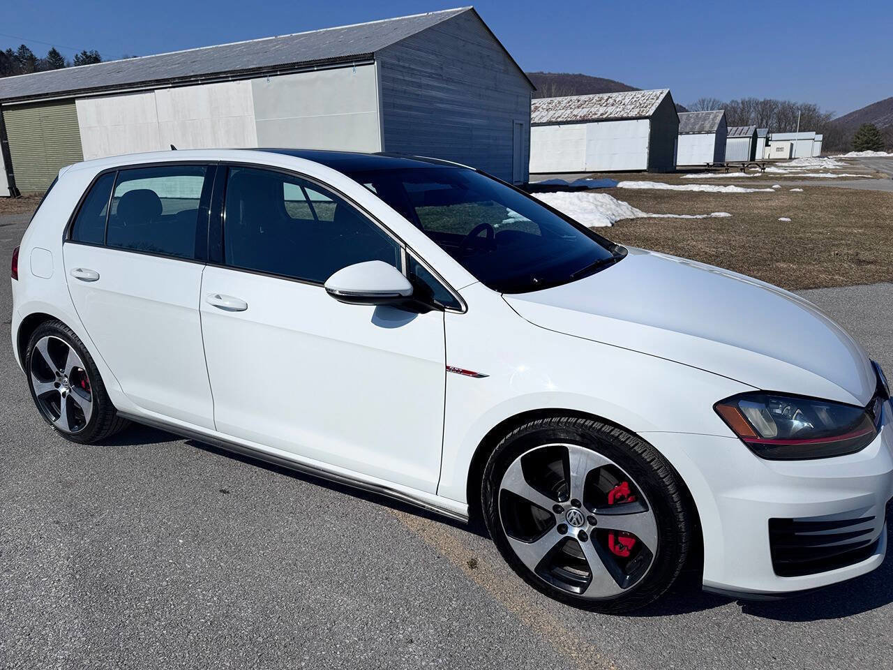 Used 2017 Volkswagen GTI Autobahn FWD image 2