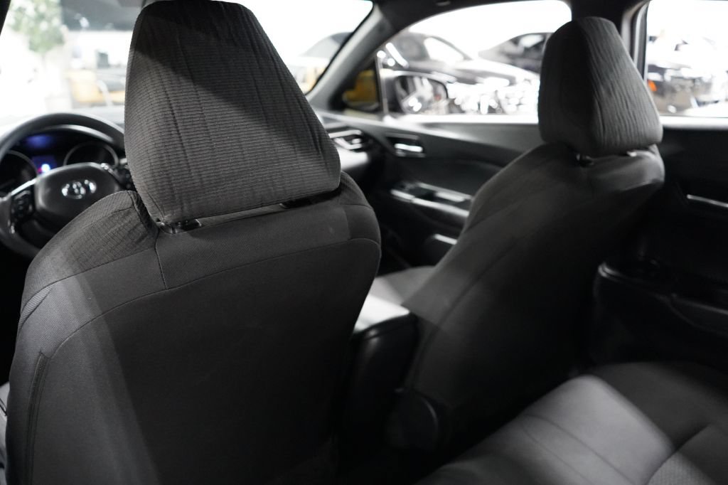 Used 2019 Toyota C-HR LE FWD image 21