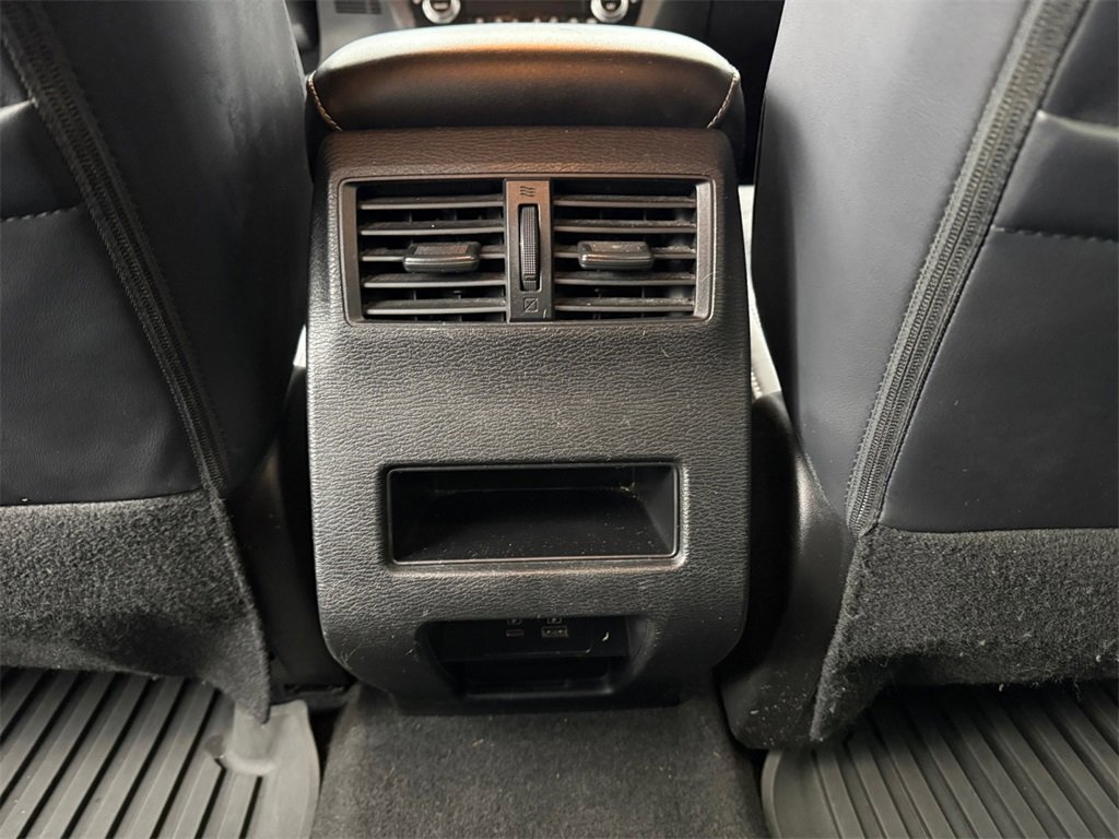 Used 2022 Mitsubishi Outlander SE image 29