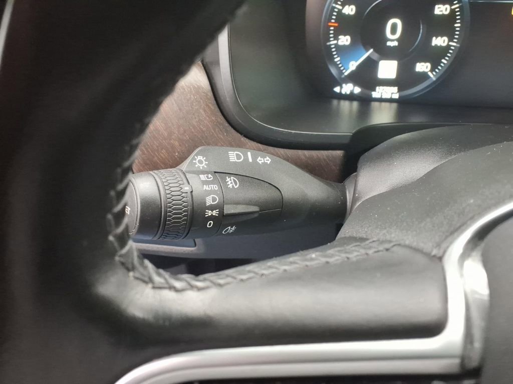 Used 2018 Volvo V90 T6 Cross Country w/ Convenience Package image 19