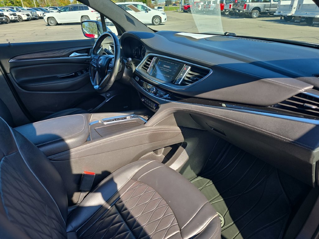 Used 2023 Buick Enclave Avenir AWD/4WD image 24