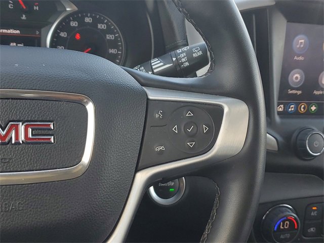 Used 2024 GMC Terrain SLT image 23