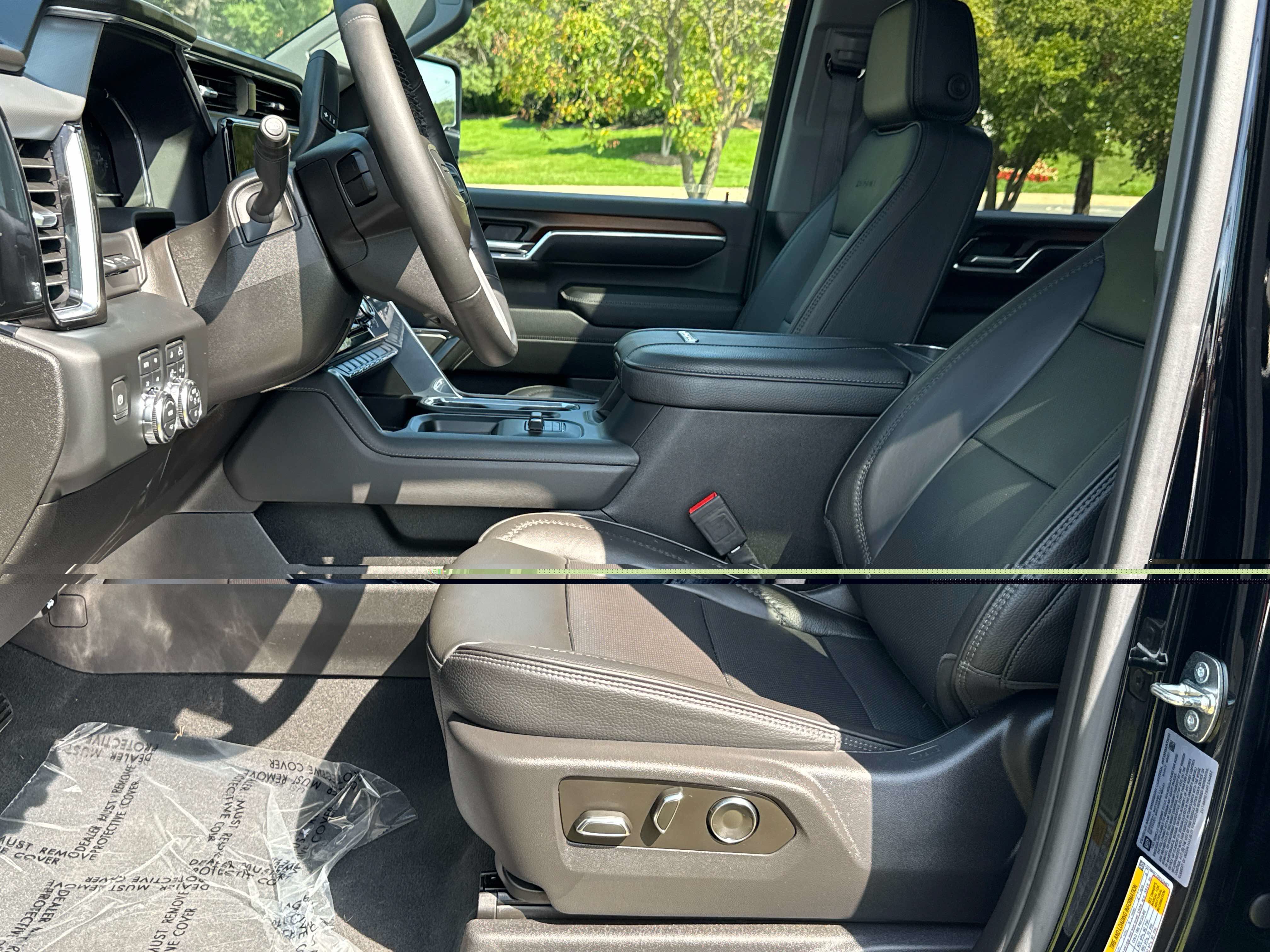 Used 2024 GMC Sierra 2500 Denali w/ Denali Reserve Package AWD/4WD image 13