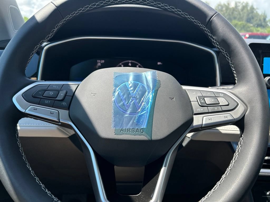 New 2026 Volkswagen Taos SE FWD image 24