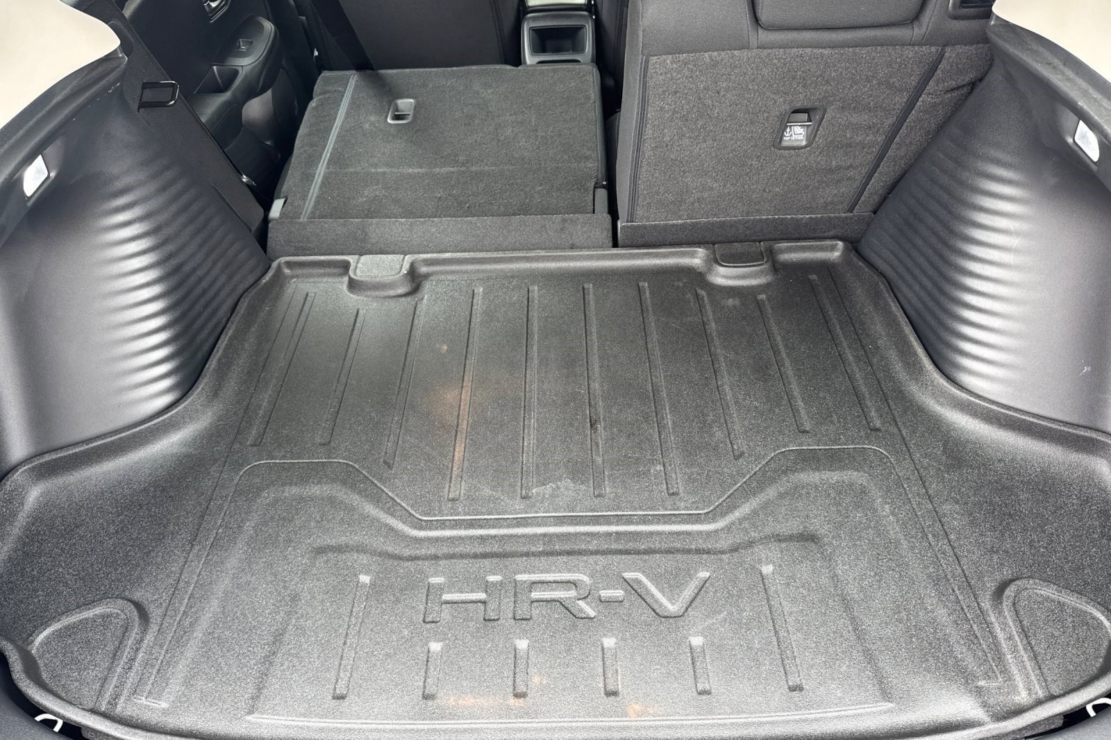 Used 2025 Honda HR-V LX image 32