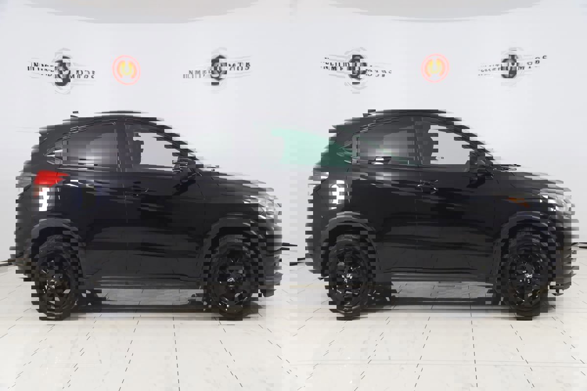 Used 2018 Honda HR-V EX image 2