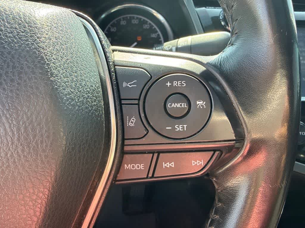 Used 2020 Toyota Camry SE w/ Convenience Package FWD image 21