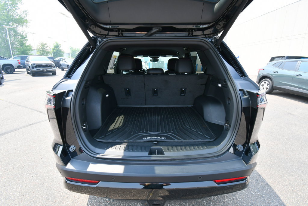 Used 2025 Chevrolet Equinox RS w/ Safety and Technology Package AWD/4WD image 7