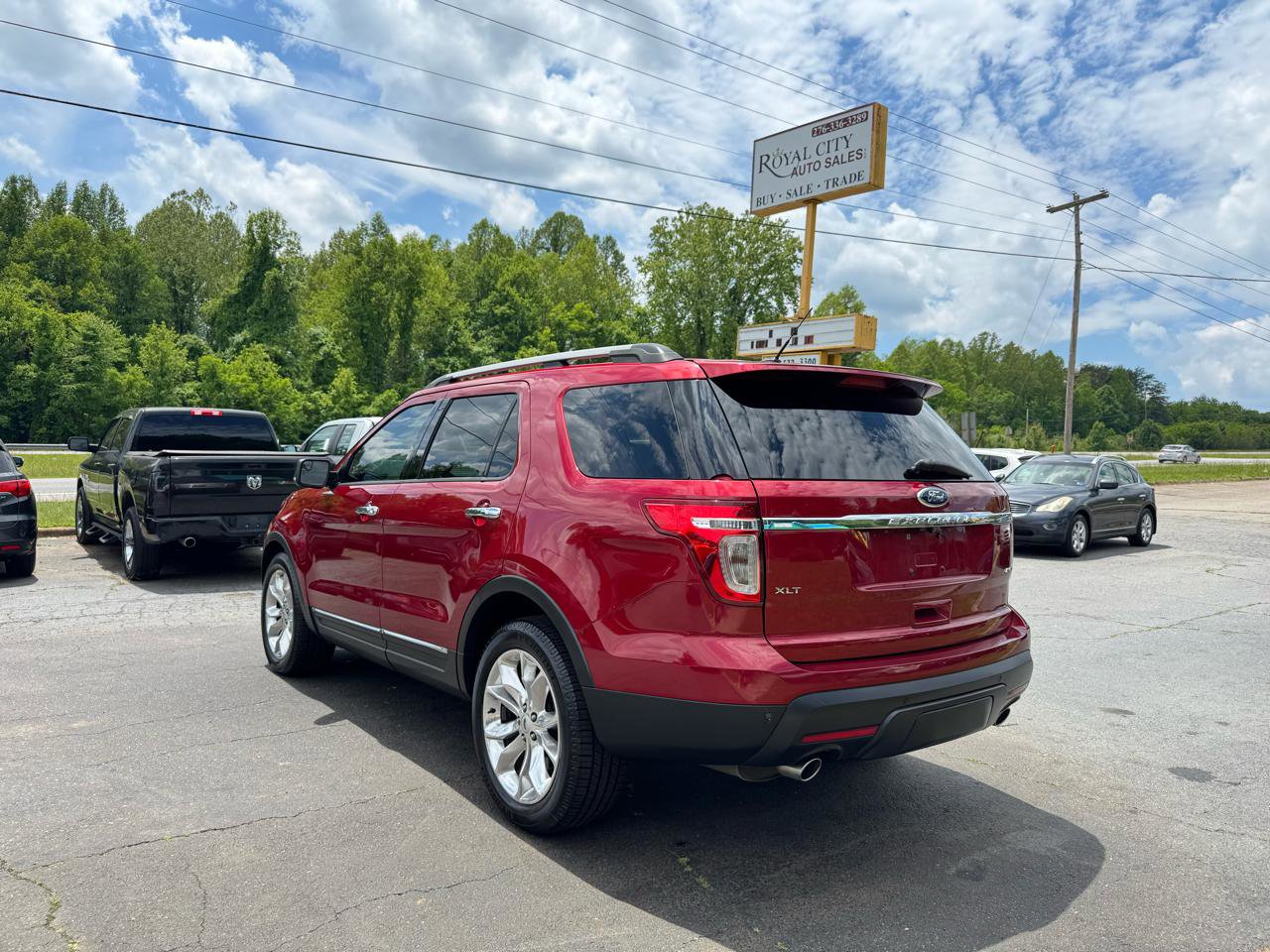 Used 2015 Ford Explorer XLT w/ Equipment Group 202B AWD/4WD image 7