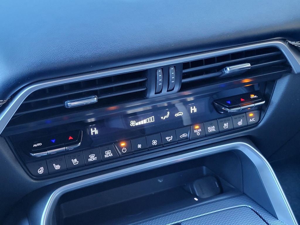 New 2025 MAZDA CX-70 Plug-In Hybrid w/ Premium Plus image 13