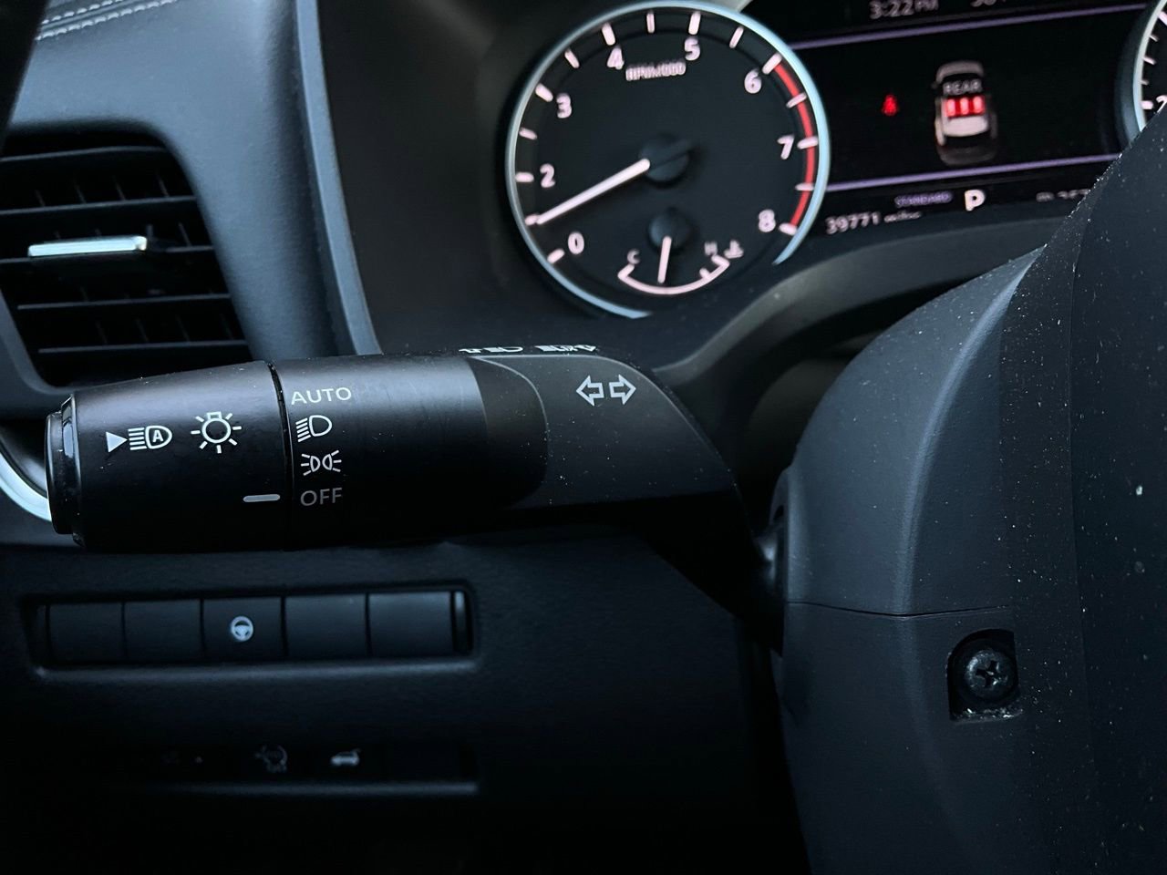 Used 2025 Nissan Rogue SV image 35