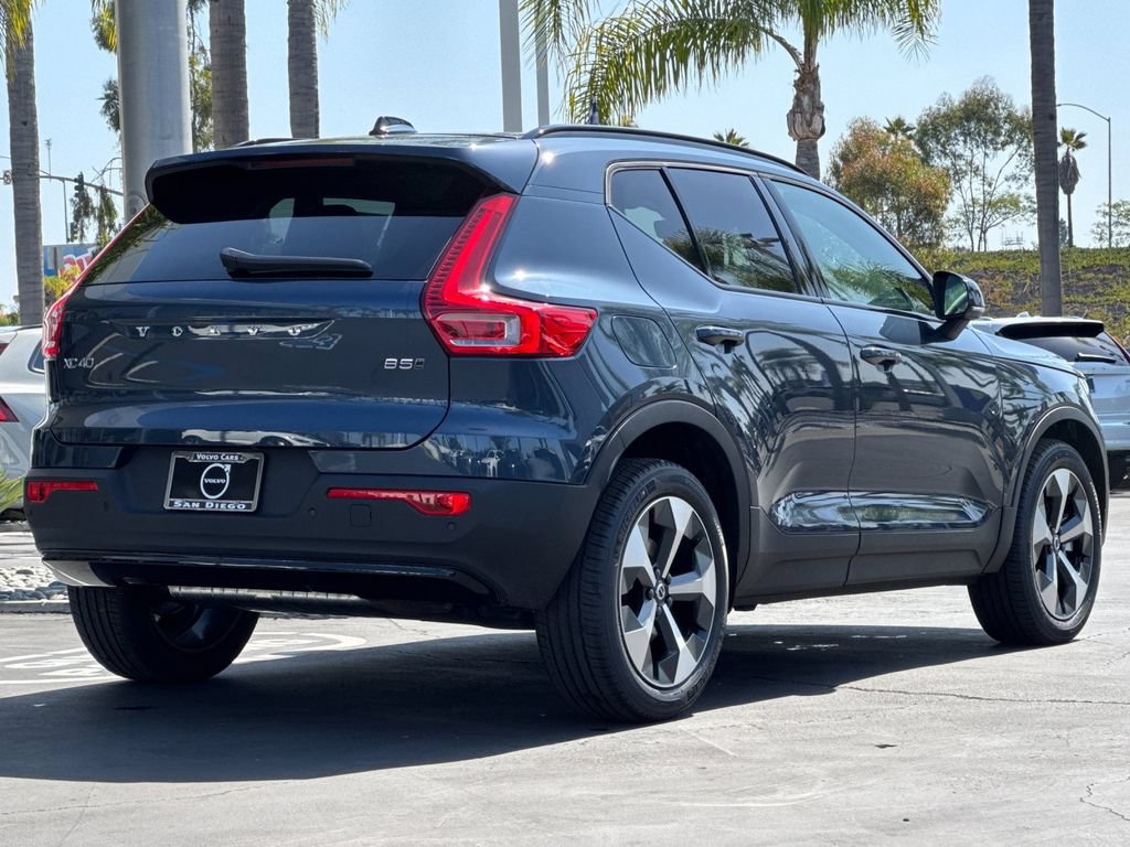 New 2026 Volvo XC40 B5 Core w/ Climate Package AWD/4WD image 5