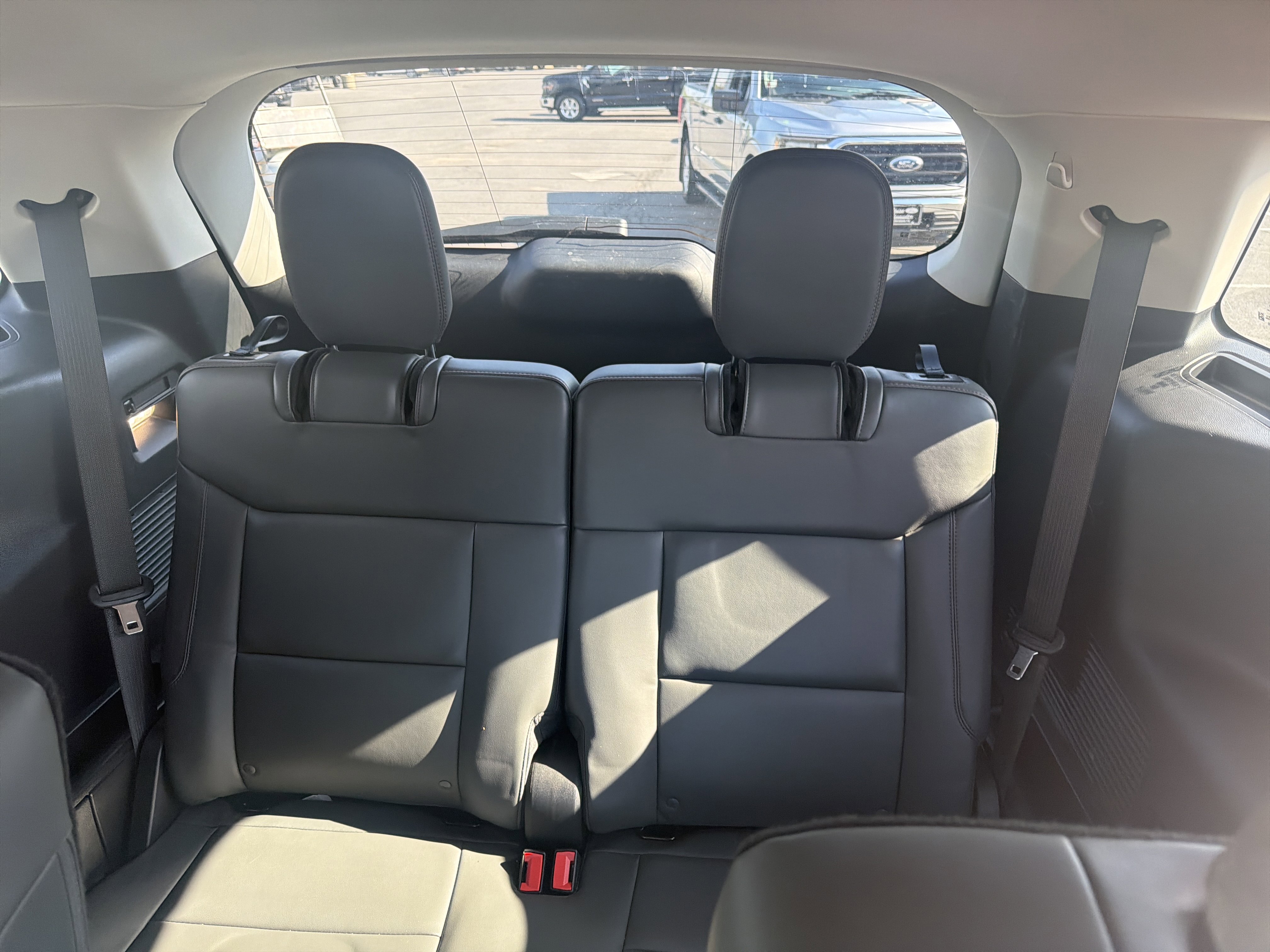 Used 2025 Ford Explorer Active w/ Active Comfort Package RWD image 14