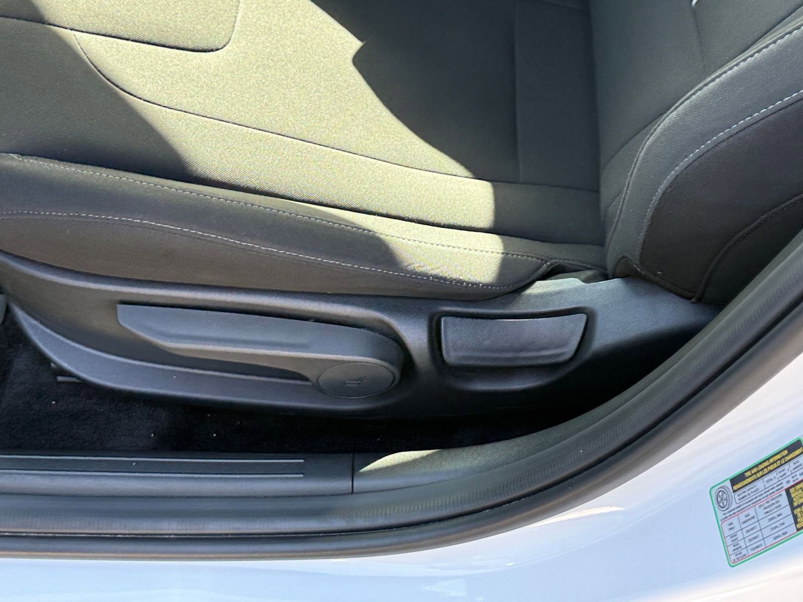 Used 2025 Hyundai Elantra SEL image 23