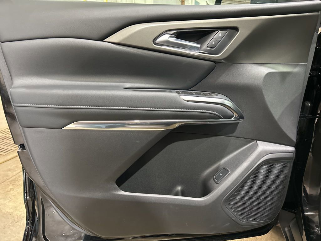 New 2026 Chevrolet Traverse LT w/ Driver Confidence Package image 16