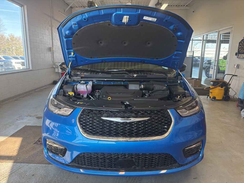 New 2026 Chrysler Pacifica Select FWD image 13