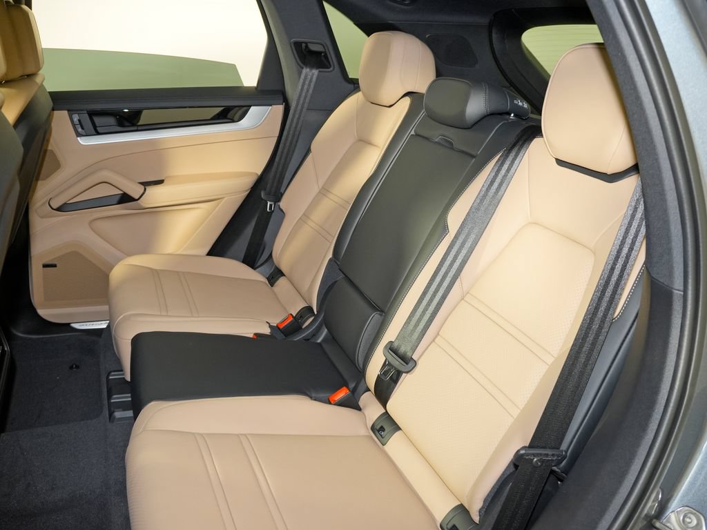 New 2026 Porsche Cayenne AWD/4WD image 34