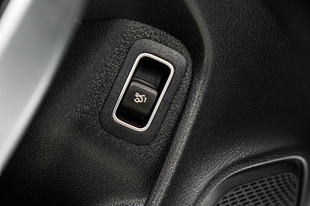 Used 2025 Mercedes-Benz CLA 250 image 41